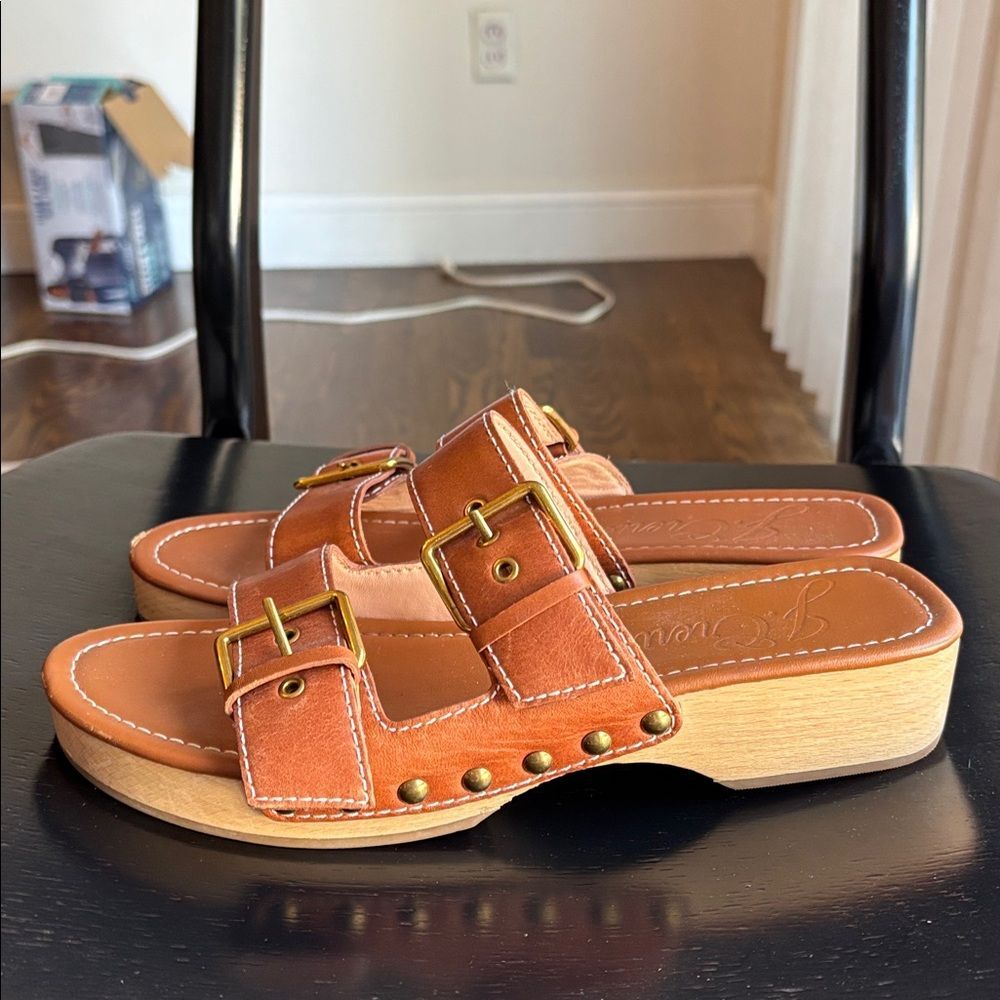 J. Crew platform buckle leather Stylish Tan brown Women clog Sandals sz 7.5 GUC! - Picture 5 of 12